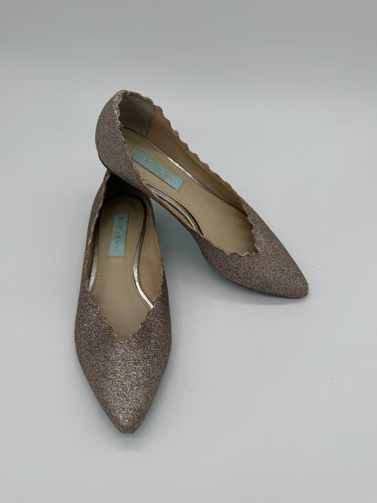 Betsey Johnson Shoes - Betsey Johnson SB-CAKE Shoes Womens Size 6.5 Gold Glitter Flats Dressy